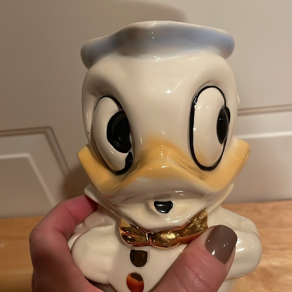 Disney’s Donald Duck Ceramic Pitcher-GUC - Picture 17 of 17